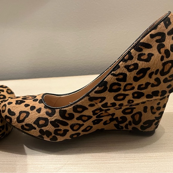 2/$50 Banana Republic Cheetah Animal Print Hair Wedge Pump Shoes 6.5 6 1/2 - Picture 6 of 7